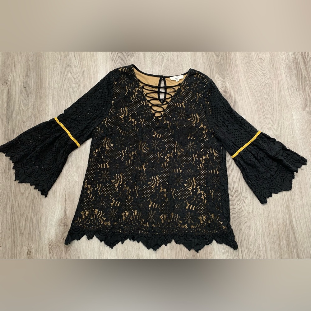 🖤Entro Black Lace Bell Sleeve Women's Top